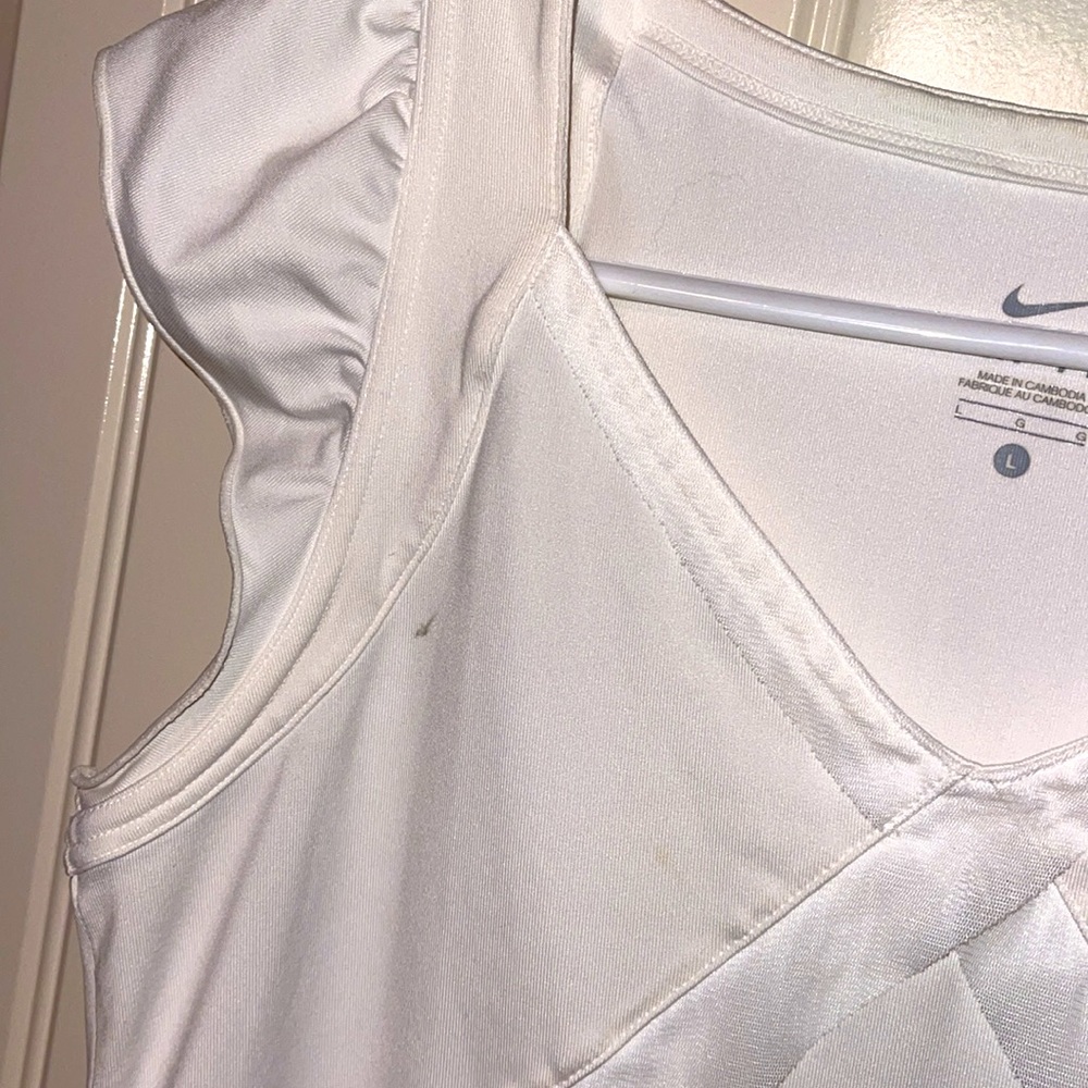 Nike - Picture 3 of 3